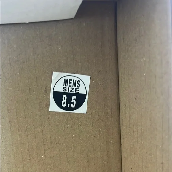 Nike Air Jordan 1 Mid Red and Black Sneakers High-Top Style with box - Picture 6 of 6